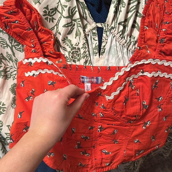 NWT Urban Outfitters Selena Ruched Crop Top - Picture 2 of 2